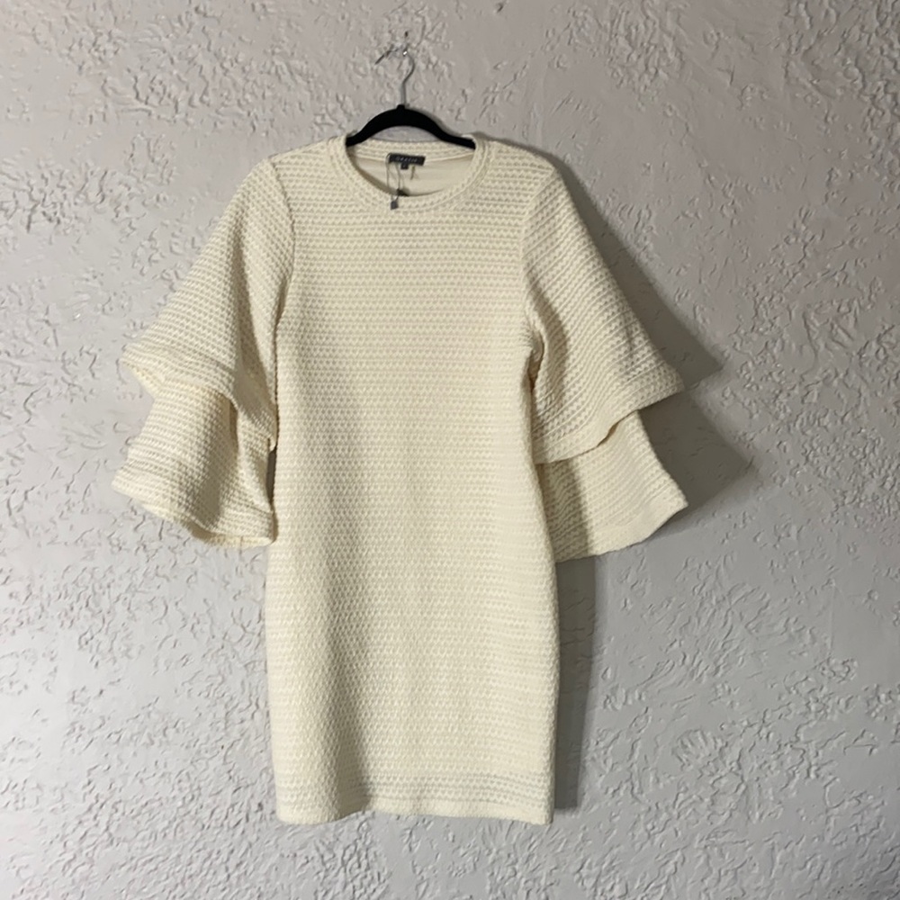 Garcia ruffled sleeve dress                    95% Polyester 5% Spandex